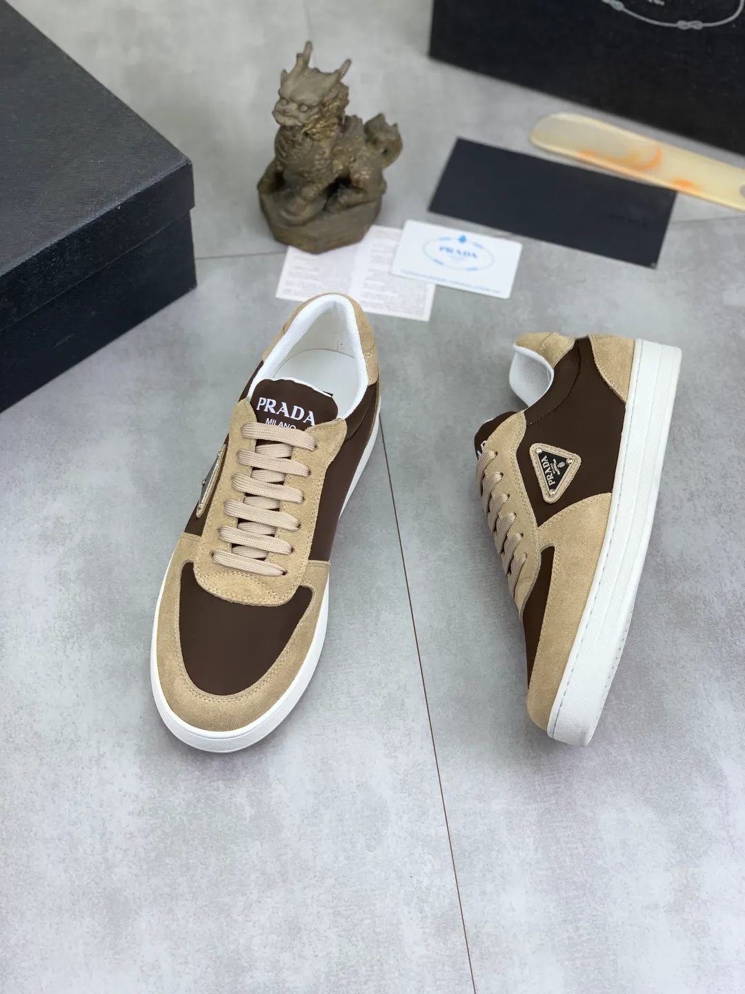 Men's Men's Shoes💰P440💰[New Style] The latest classic model of high-quality PRADA breathable and comfortable men's shoes has been launched on the official website in 1:1 reproduction, synchronized in Hong Kong counters and on the same catwalk; all made of calfskin with breathable mesh fabric ➕Imported soft and comfortable sheep Leather lining, 🍡🍡original 1:1 rubber outsole, non-slip and wear-resistant; comfortable to wear, attractive style, fine workmanship, and simple and neat shoe last, showing a man's courage and toughness, 👍size 38 to 44; 5️⃣colors🉑️ to choose from